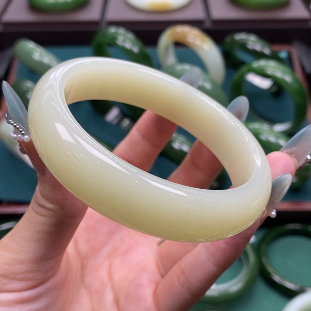 和田玉未镶嵌手镯6162