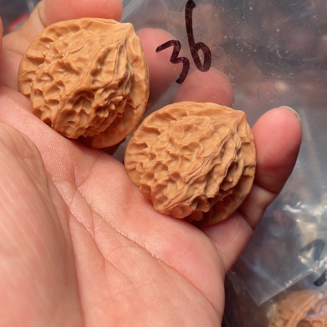 猴头核桃把件你****了龙鳞