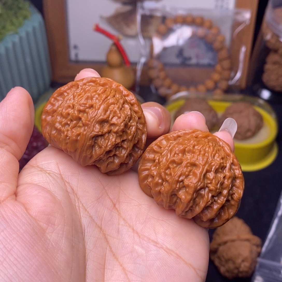 文玩核桃把件么*茶40.5白狮子