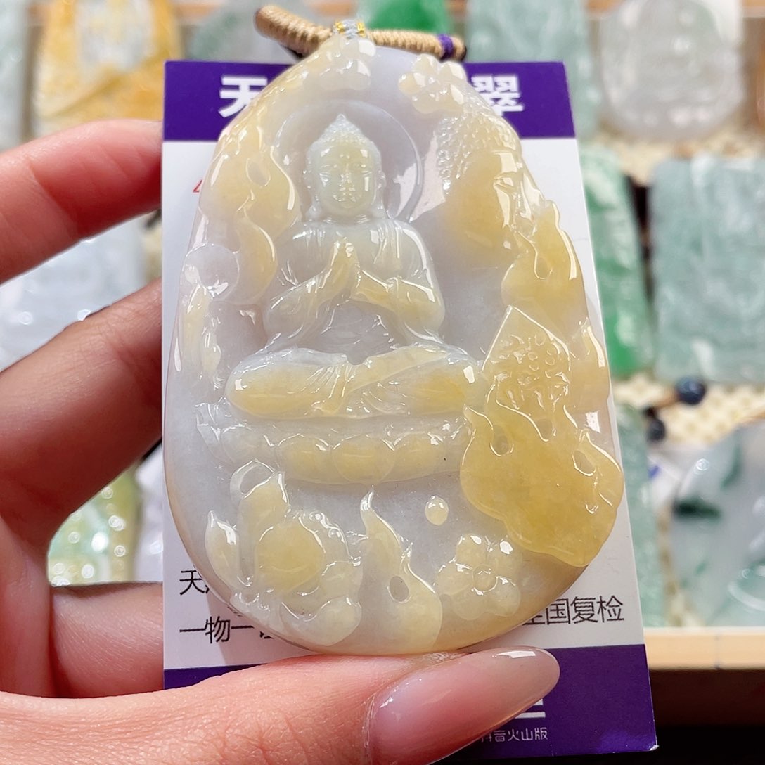 翡翠未镶嵌颈饰大日