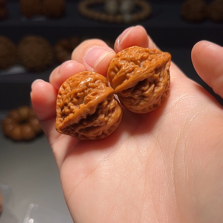 文玩核桃把件龙脊349