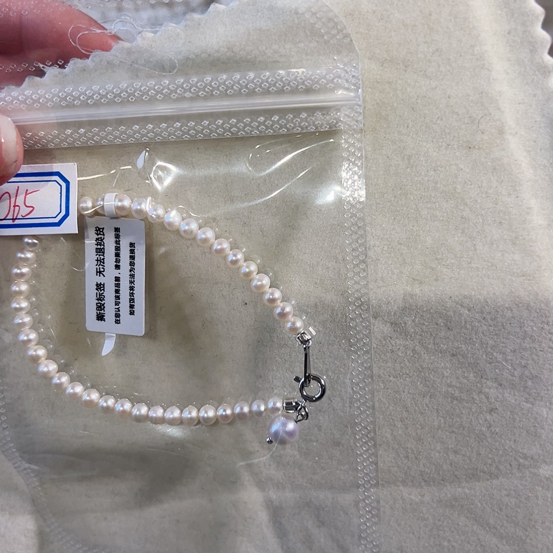 淡水珍珠耳饰未镶嵌