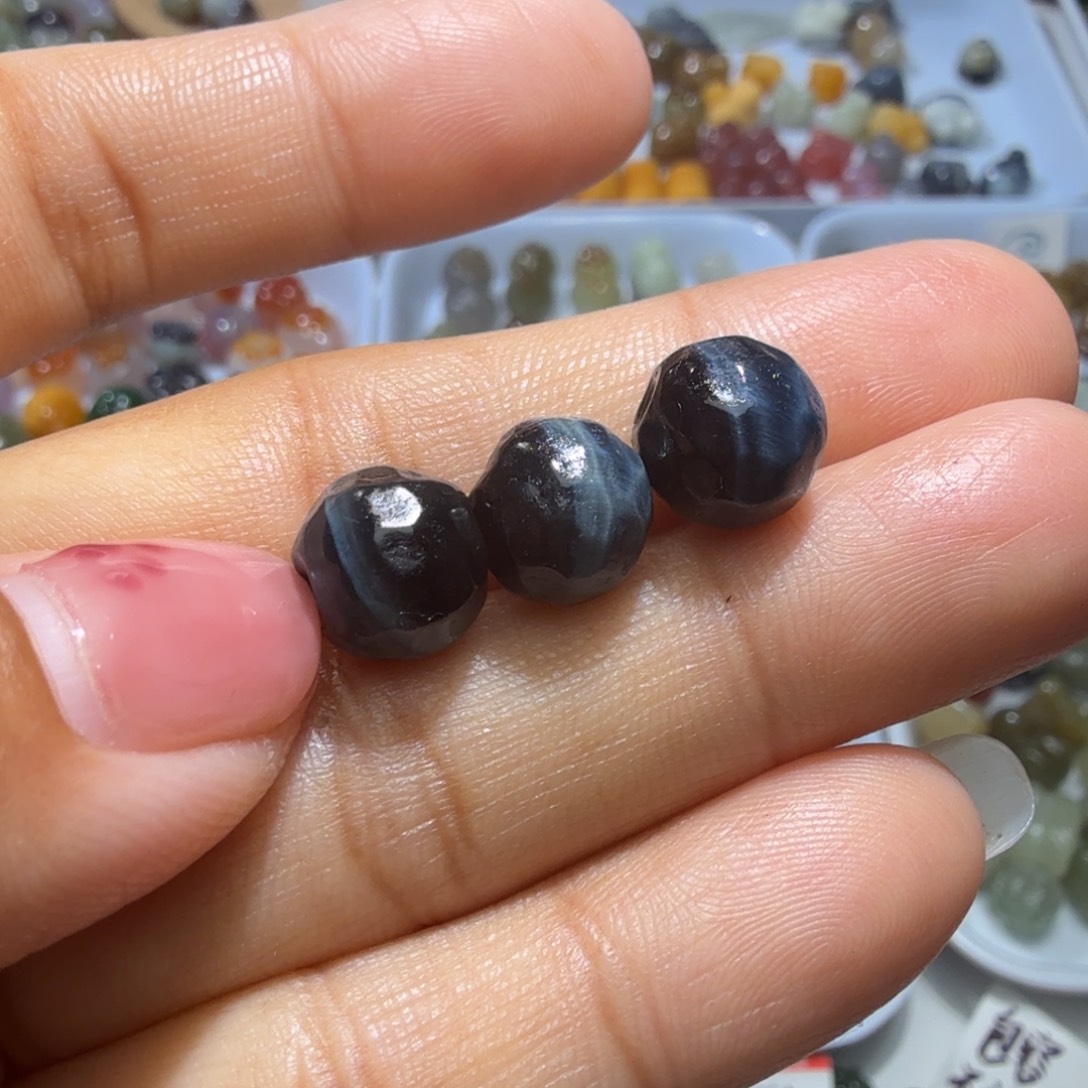 和田玉未镶嵌珠宝奇石