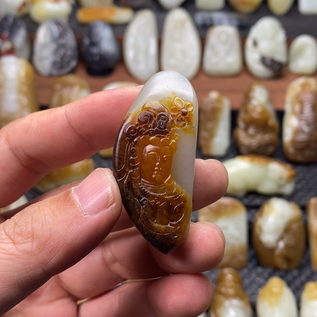 和田玉颈饰未镶嵌