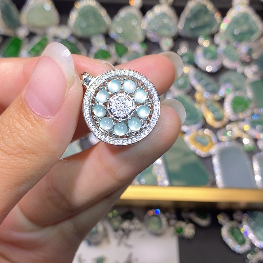 翡翠未镶嵌颈饰天然