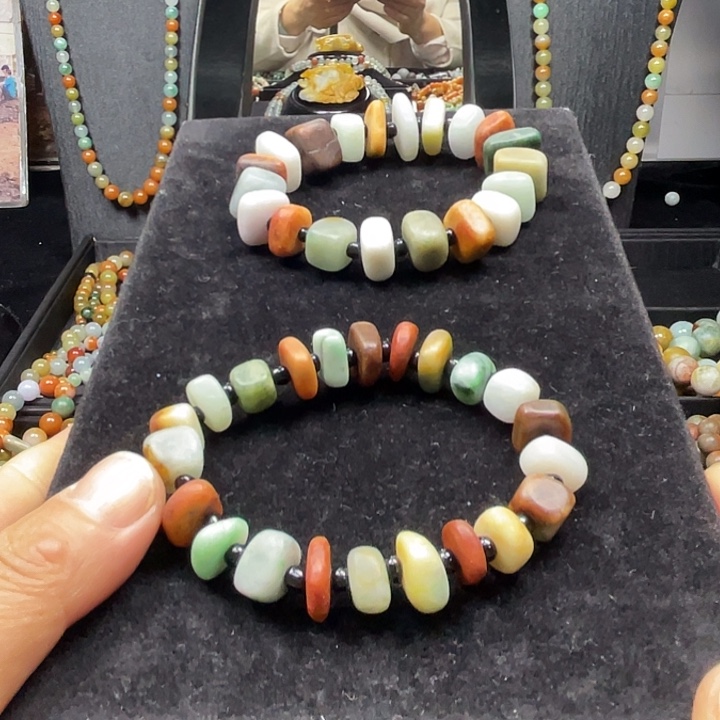 翡翠未镶嵌颈饰手串