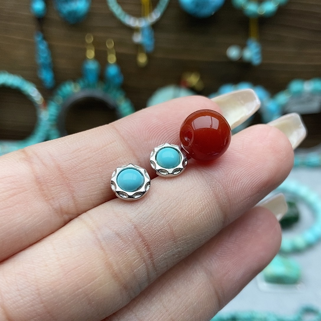 南红玛瑙未镶嵌耳钉