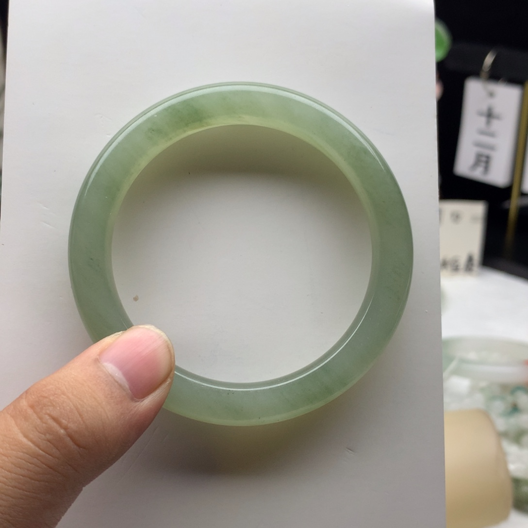 石英质玉未镶嵌手镯