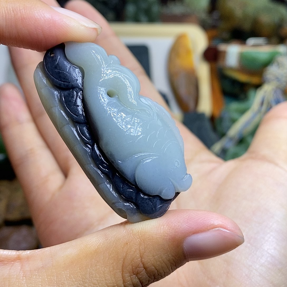 和田玉未镶嵌颈饰镜*