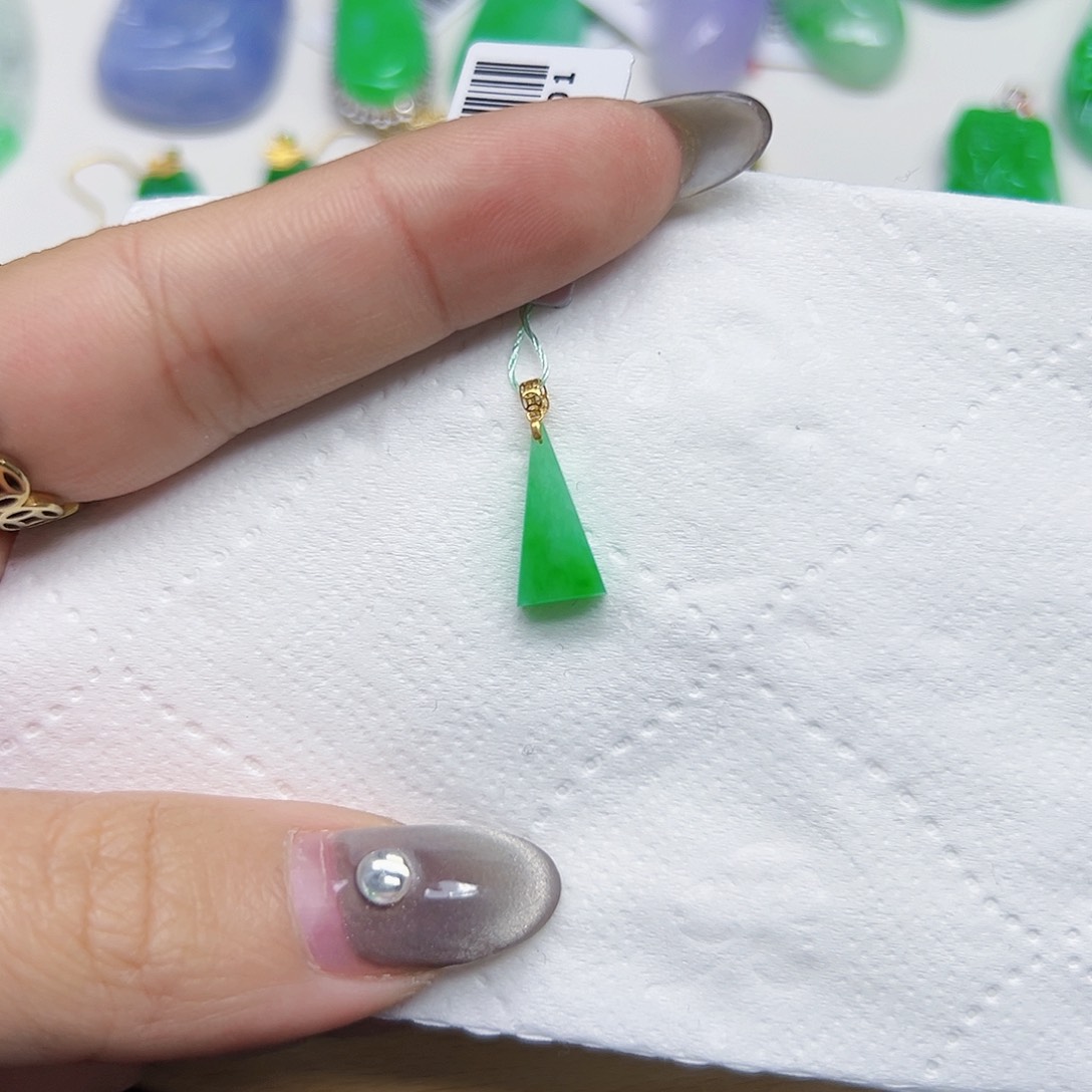 翡翠颈饰18K金镶嵌天然Ａ货翡翠