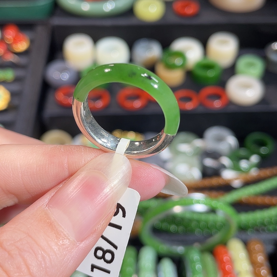 和田玉（碧玉）银S925镶嵌戒指内径18.5 碧玉果绿实心银镶