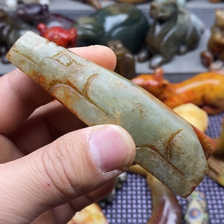 未镶嵌蛇纹石玉颈饰