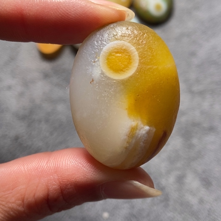 玛瑙/玉髓未镶嵌珠宝奇石