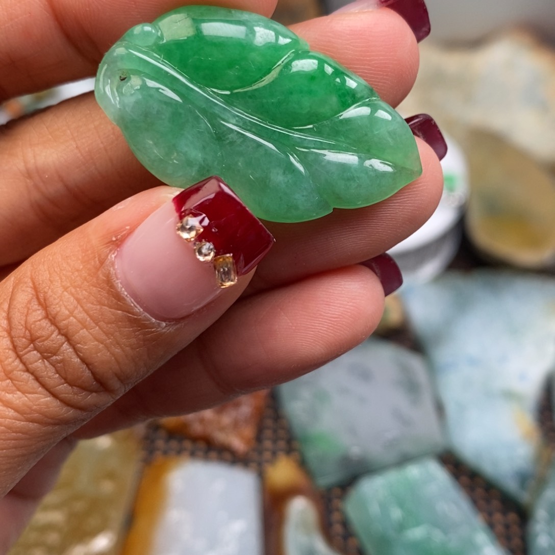 翡翠颈饰未镶嵌月***2翡翠