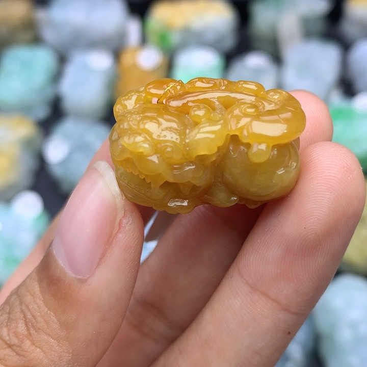 翡翠颈饰未镶嵌天然缅甸翡翠