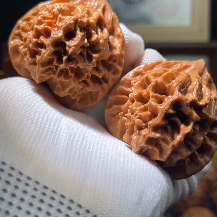 裴****文玩核桃吊坠帝王