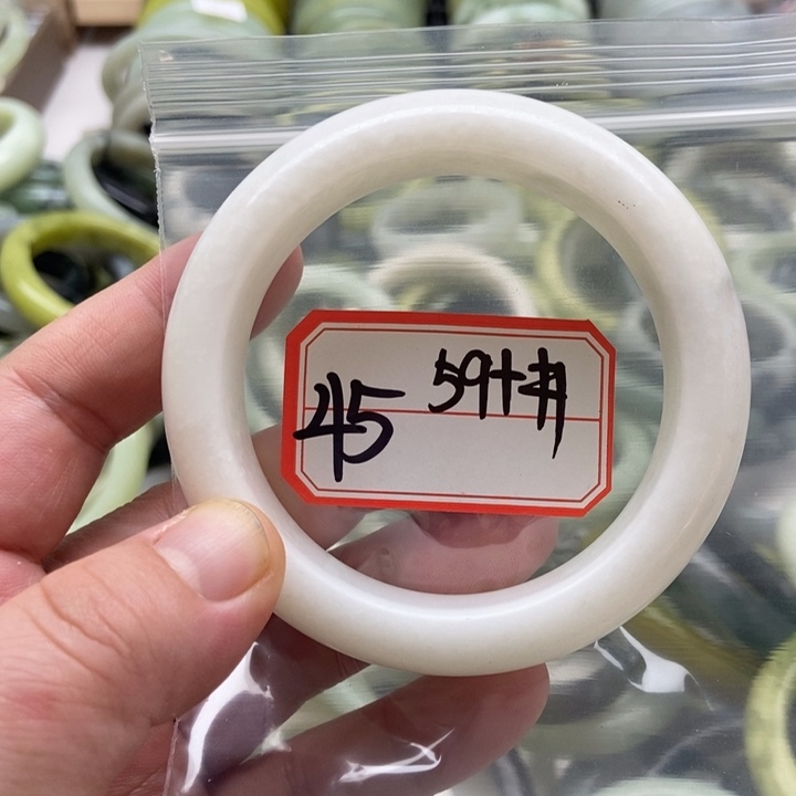 蛇纹石玉手镯未镶嵌m****u