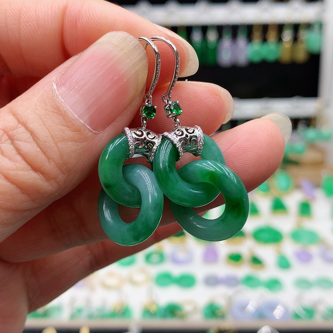 翡翠耳饰18K金镶嵌的