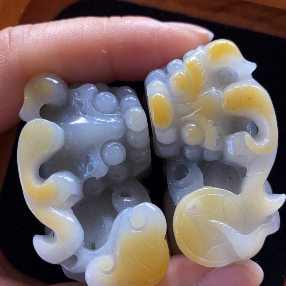 石英质玉（黄龙玉）颈饰未镶嵌