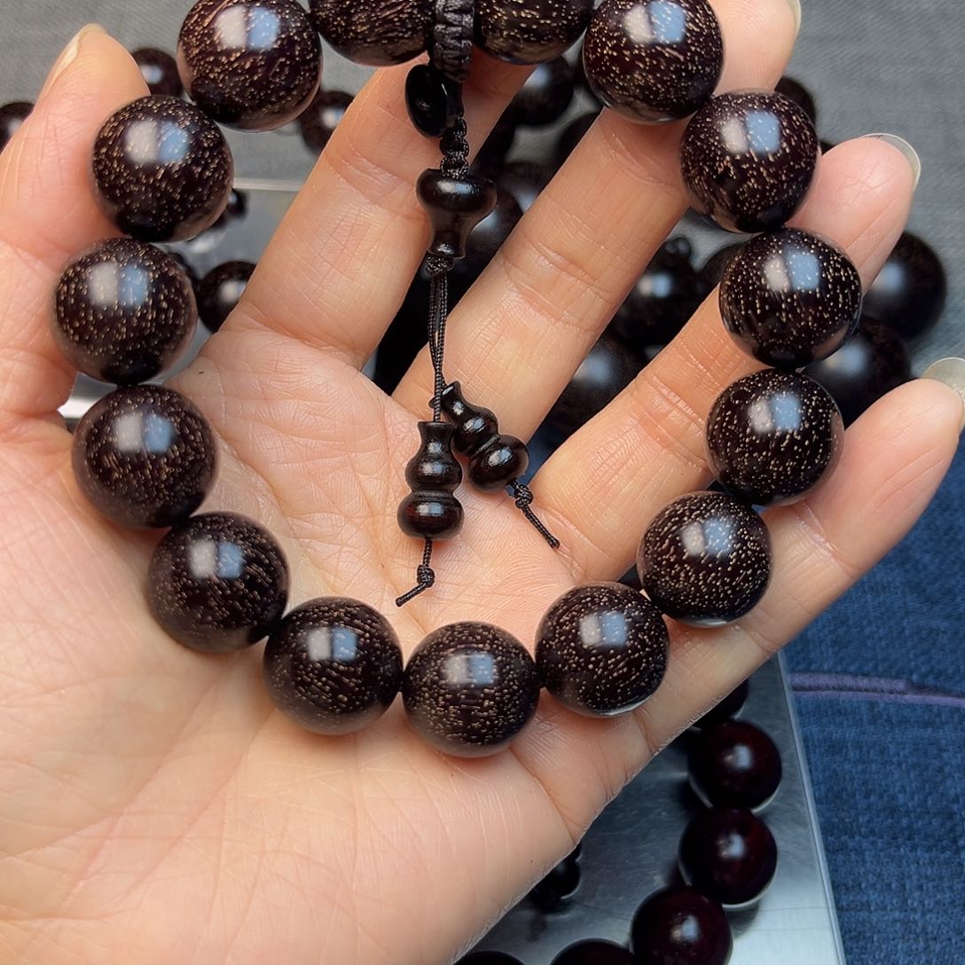 檀香紫檀（小叶紫檀）1.5，15颗