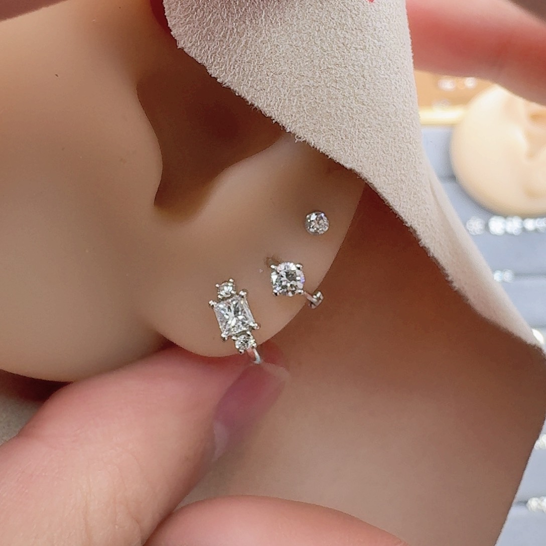 18K金镶嵌耳饰钻石小****狸三件套耳钉耳环