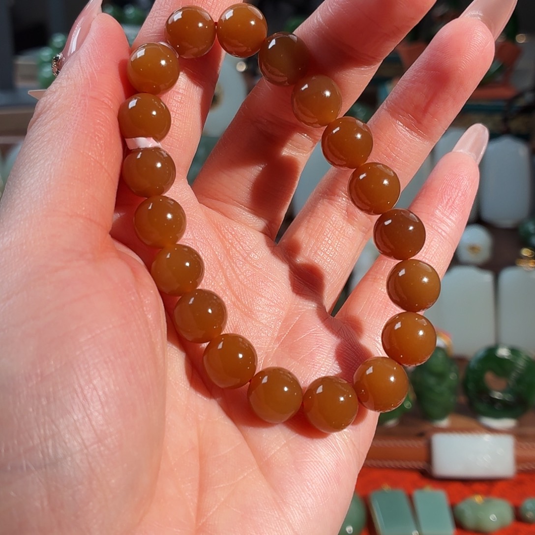 听***潮和田玉（糖玉）未镶嵌手串