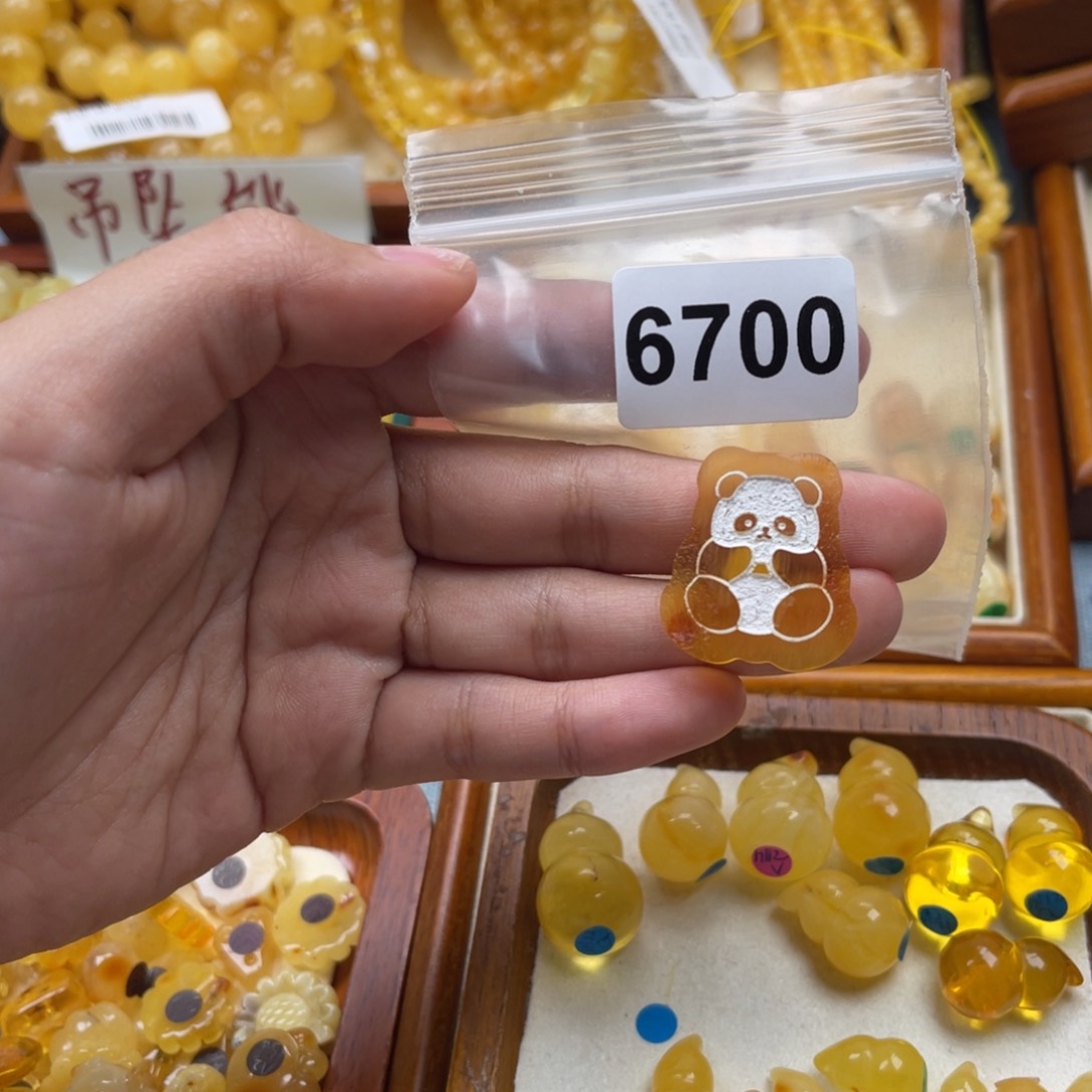 琥珀裸石未镶嵌蜜蜡