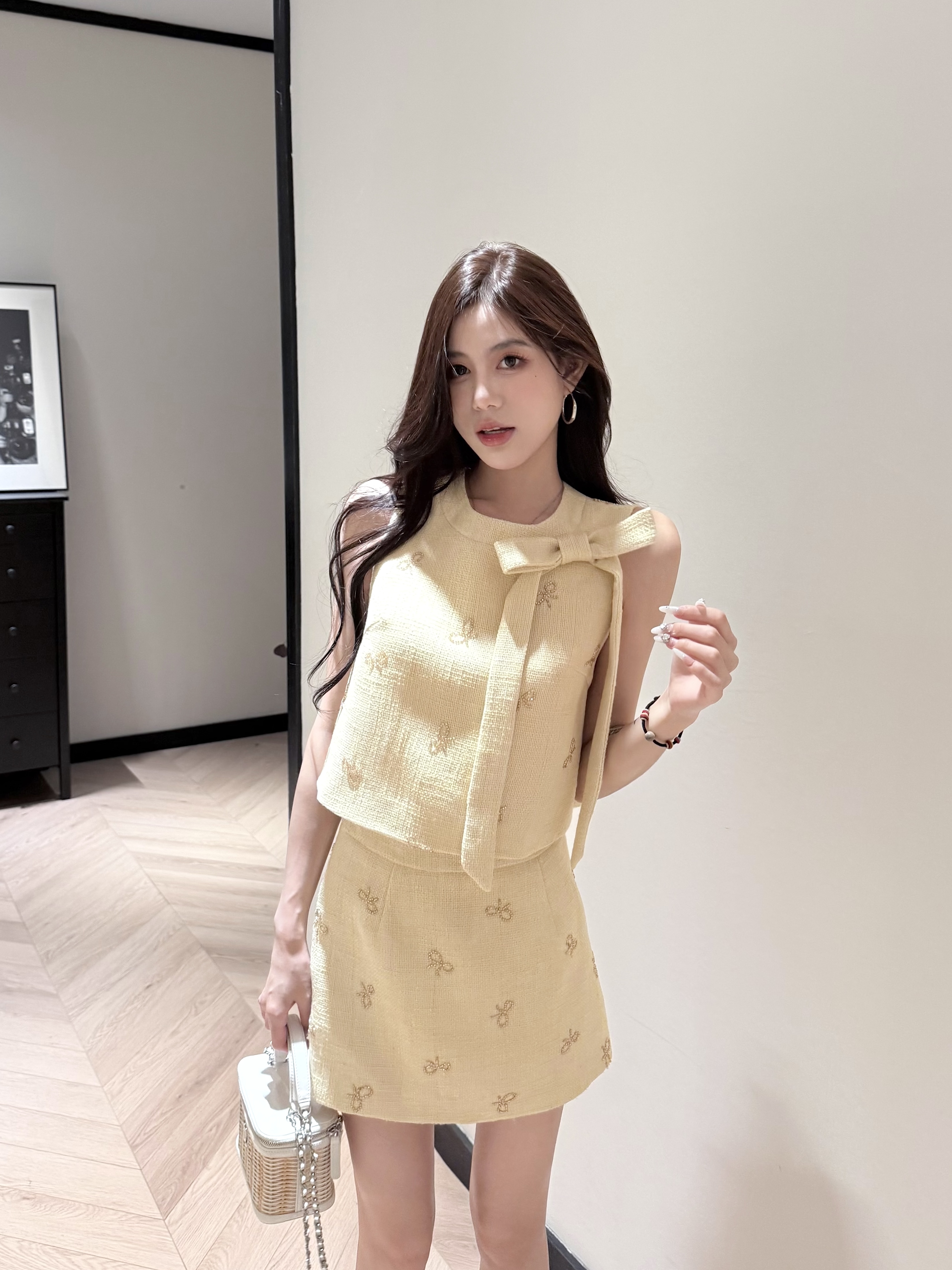 【ZHOU周周】小香风重工蝴蝶刺绣小香风上衣半裙套装气质时尚