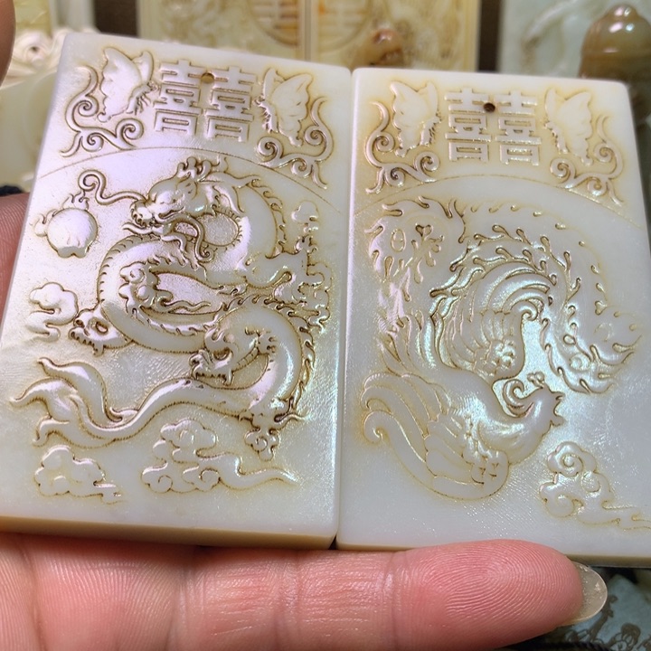 和田玉挂件未镶嵌钟**生