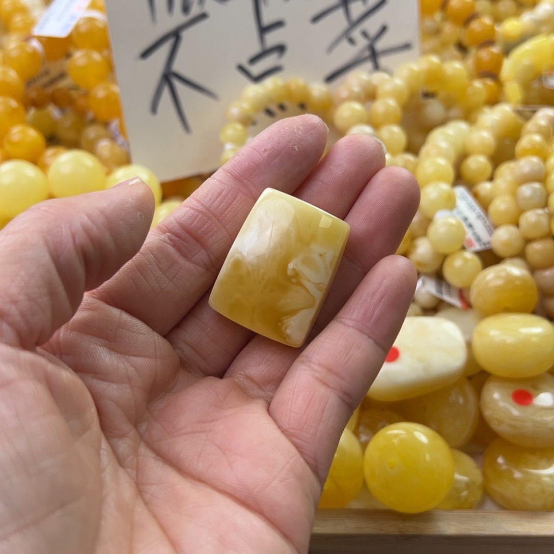 琥珀珠宝奇石未镶嵌