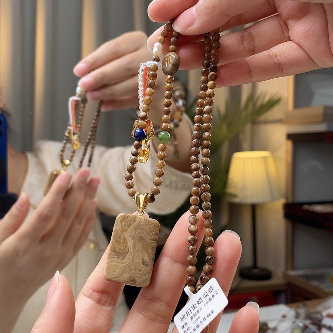 琥珀裸石未镶嵌蜜蜡吊坠