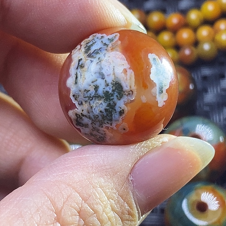 楼***哦玛瑙/玉髓未镶嵌颈饰