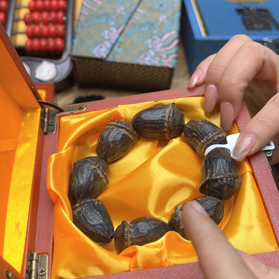 大叶紫檀（黑酸枝木类）