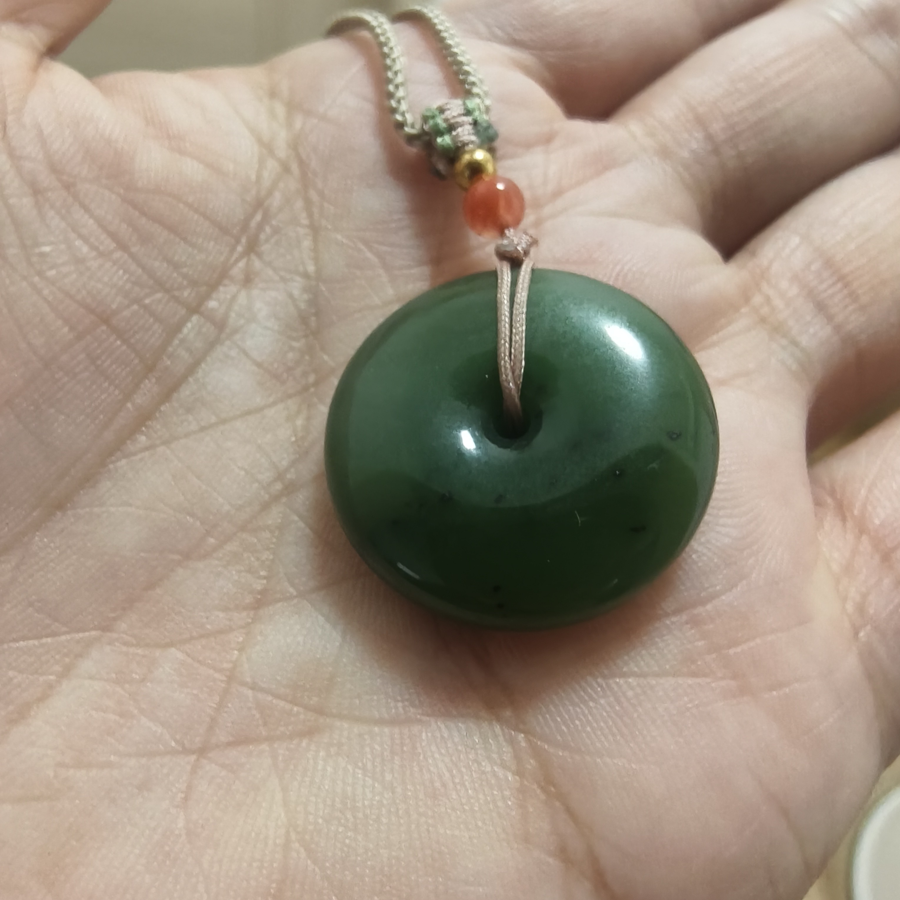 精品高货有黑点天然和田玉碧玉平安扣吊坠带证书默认瑕疵