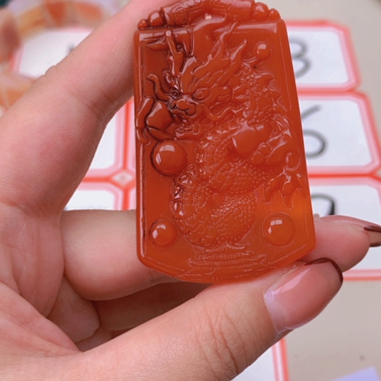 【闪购商品】玛瑙/玉髓未镶嵌珠宝半成品?****妍