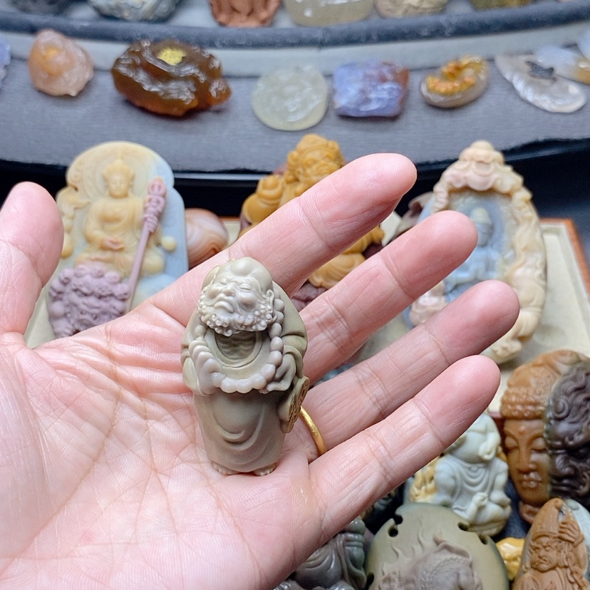 【闪购商品】定制石英质玉吊坠未镶嵌