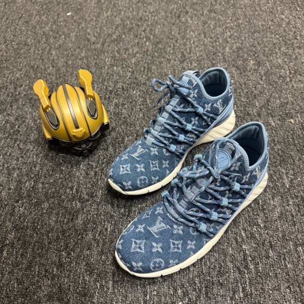未使用 LouisVuitton/路易威登 /40码/牛仔休闲鞋/公价6800