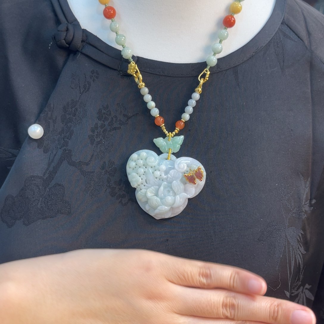 翡翠颈饰未镶嵌吊坠