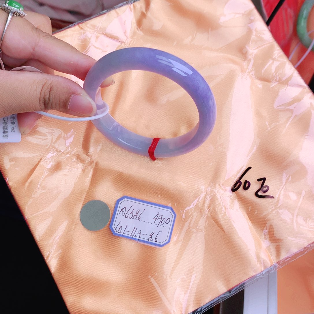 翡翠手镯未镶嵌缅甸翡翠