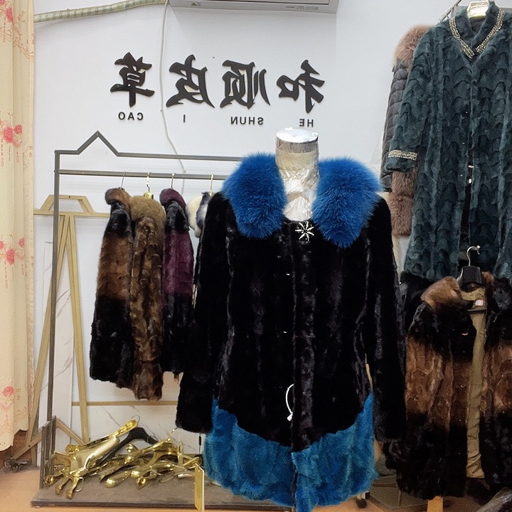 商场断码拼貂衣服