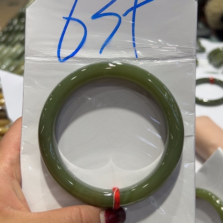 和田玉手镯未镶嵌?****