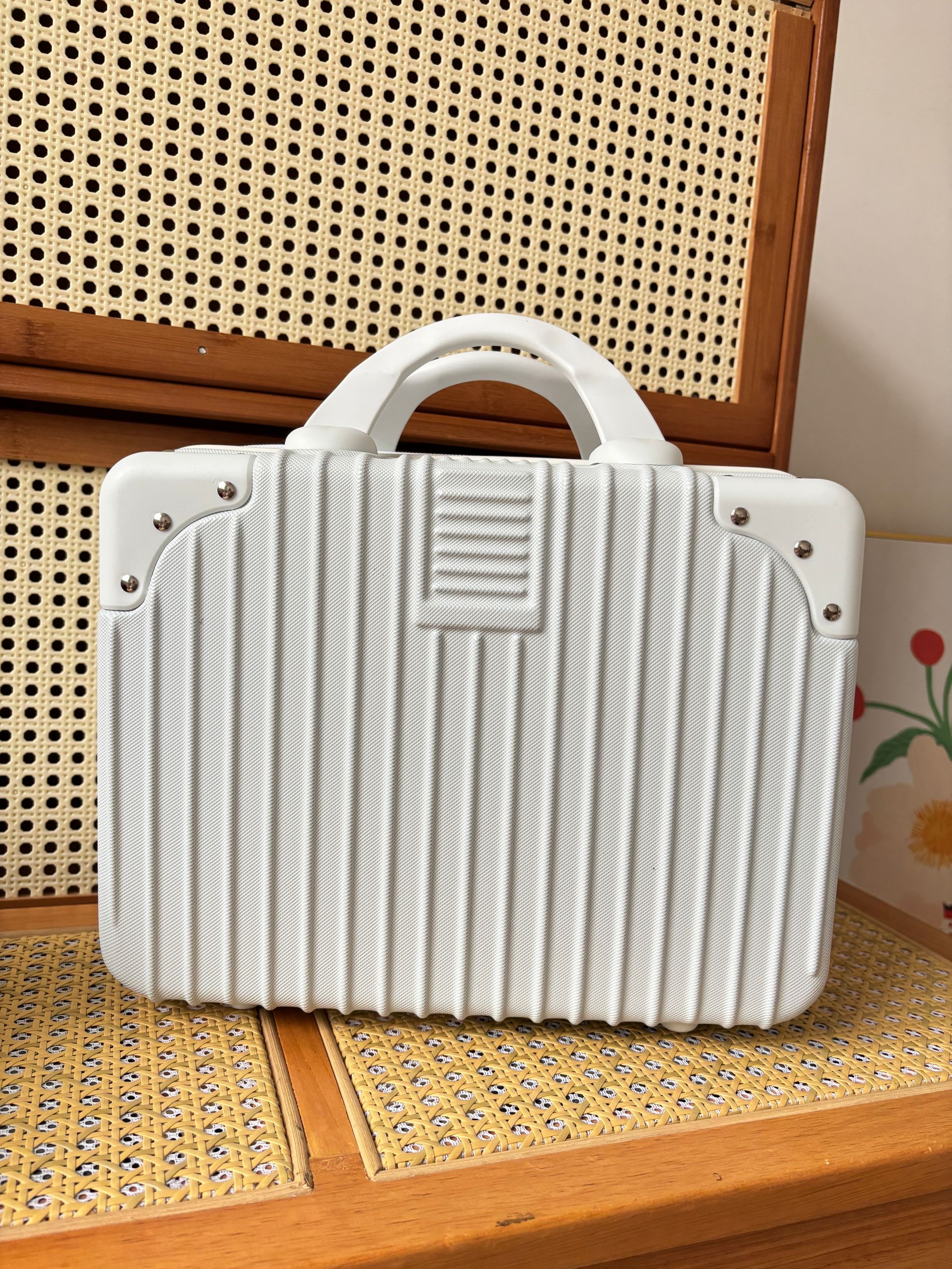 小型手提化妆箱便携旅行李箱31*23*16.5