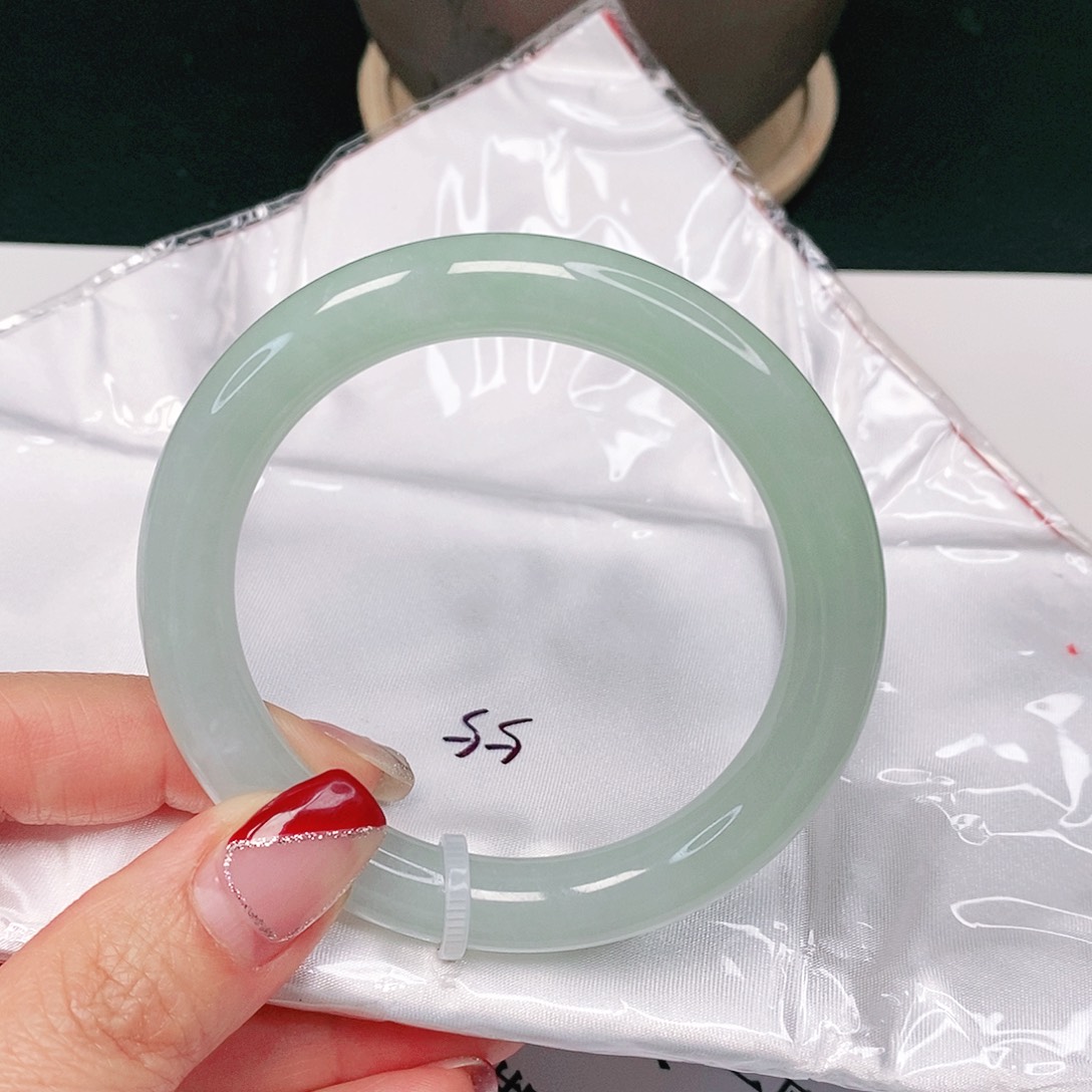 【闪购商品】翡翠手镯未镶嵌圆
