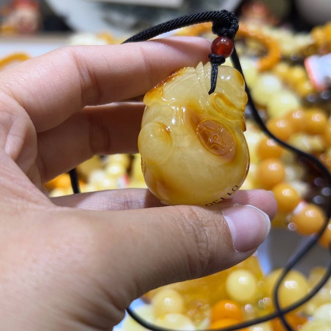 琥珀珠宝奇石未镶嵌