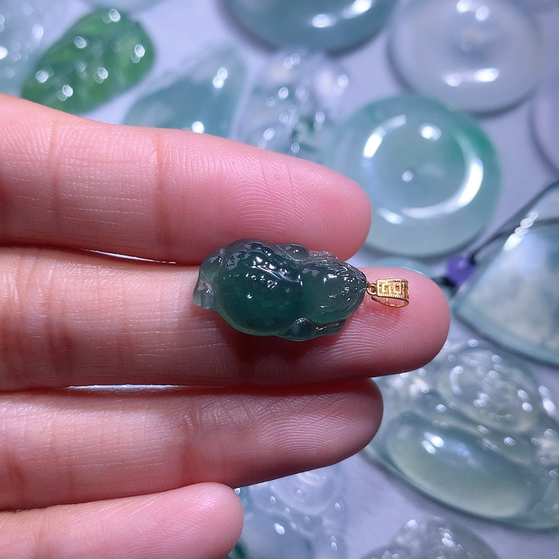 【闪购商品】翡翠颈饰18K金镶嵌金蟾