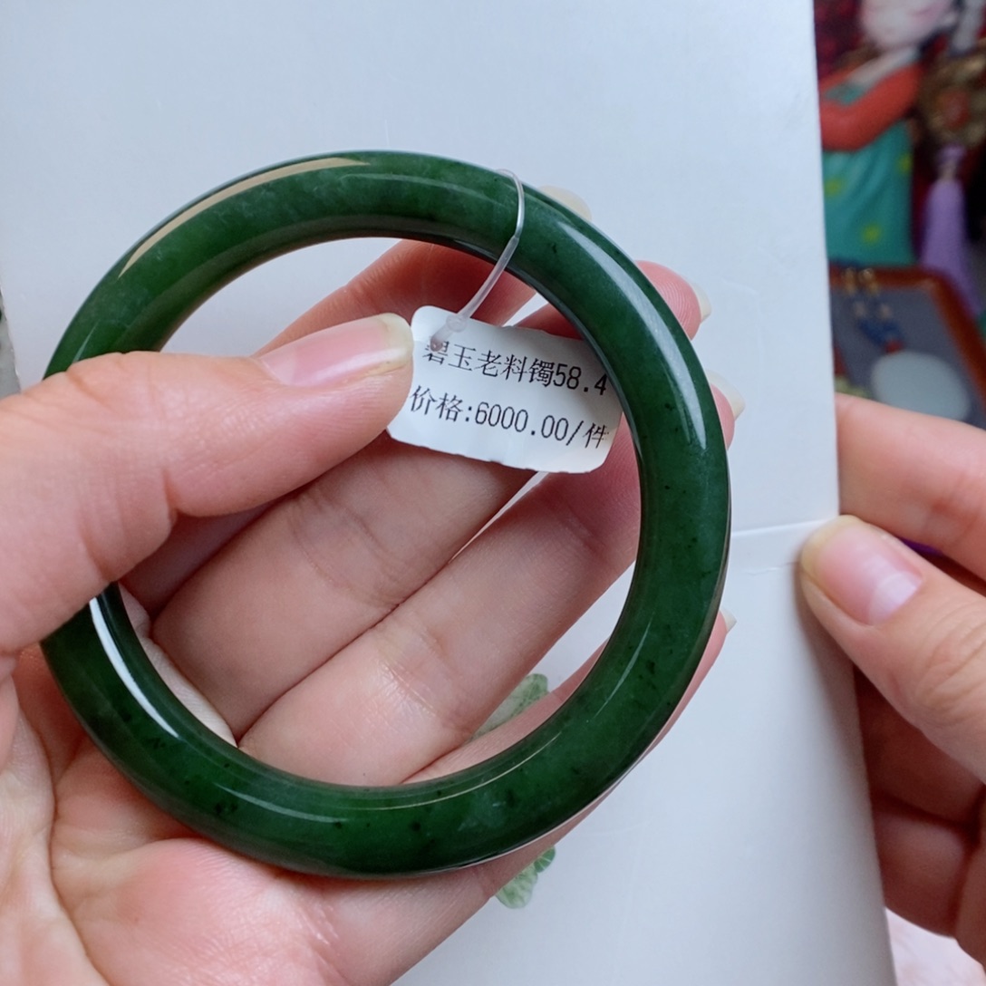 和田玉手镯未镶嵌58.4微瑕