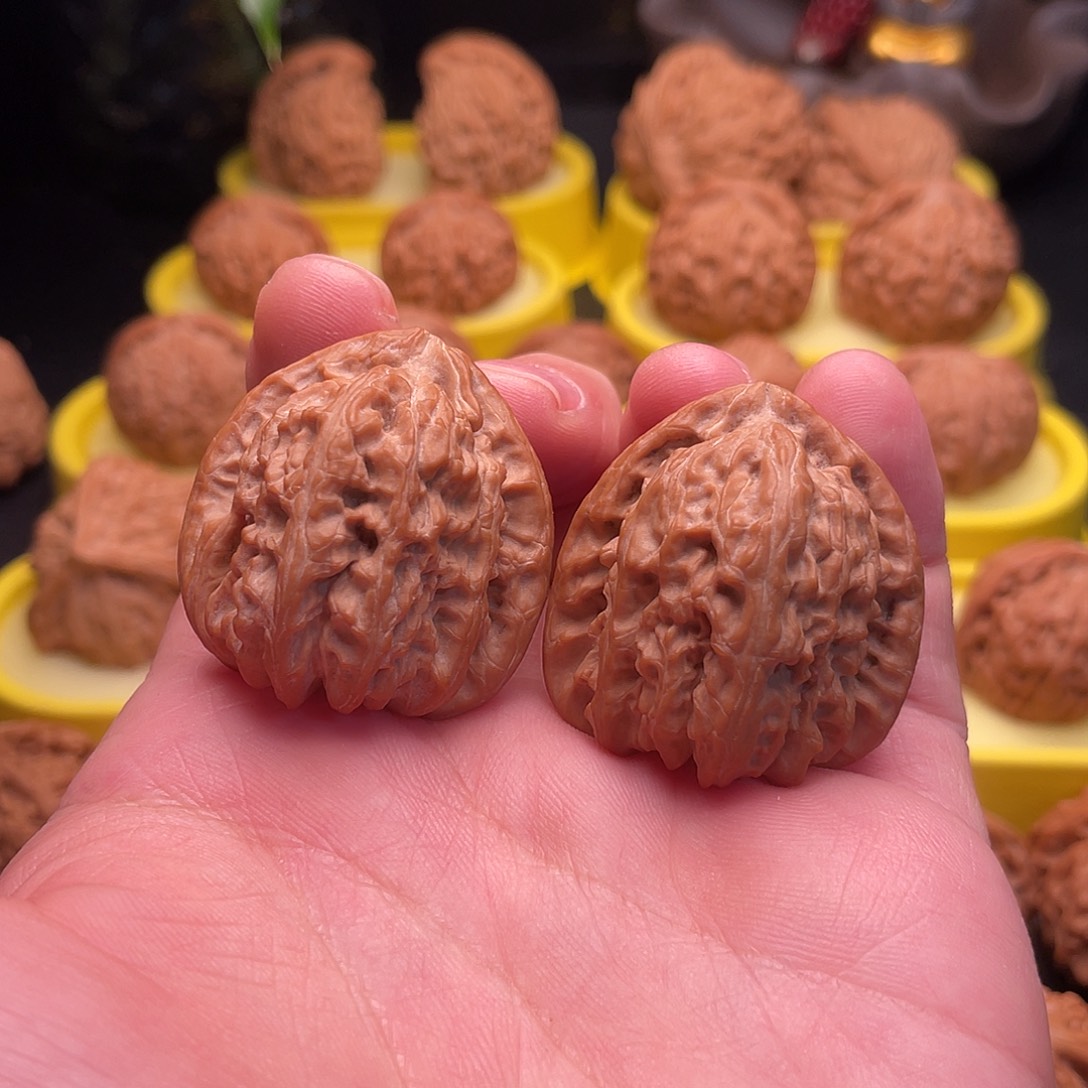 文玩核桃吊坠三角白35