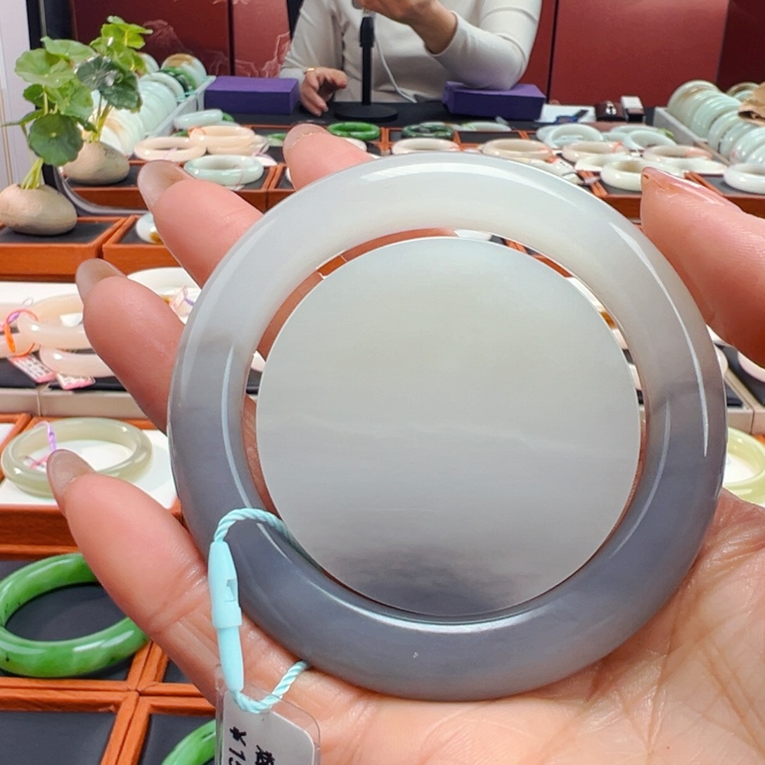 和田玉紫白双色半山水套准卡57未镶嵌