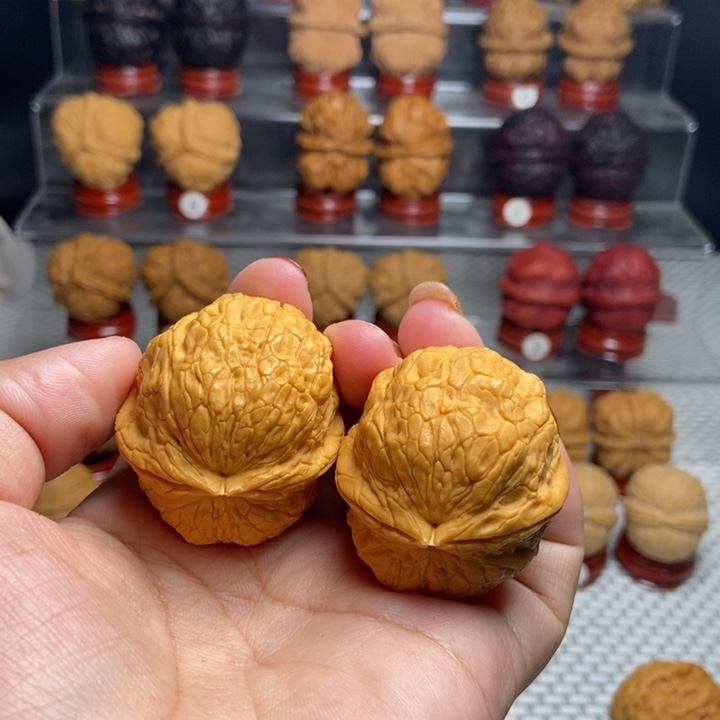 文玩核桃把件金丝绣球11