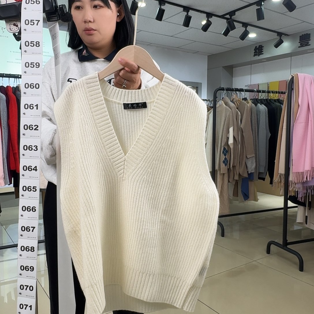 纯羊绒保暖女衫均码052